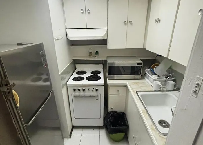 Hidden Retreat At Club Apartment *